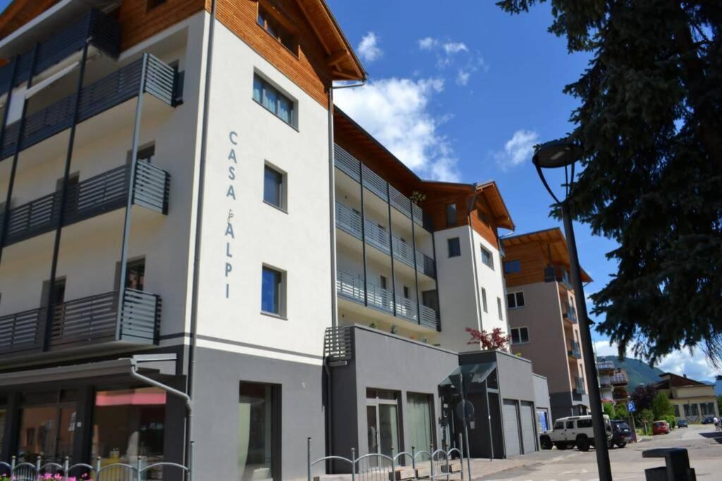 Malè Appartamento Casa Alpi מראה חיצוני תמונה