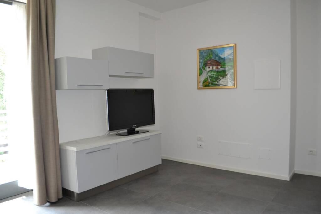 Malè Appartamento Casa Alpi מראה חיצוני תמונה